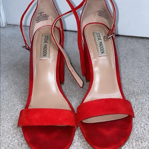 STEVE MADDEN HEELS - Picture 5 of 6